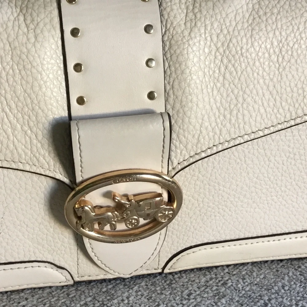 Coach Cream Leather Clutch with Gold Horse & Carriage Emblem